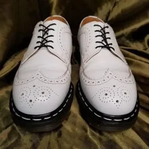 Dr.Martens 3989 white 5ホール Dr Martens 3989black and White Brogue Platform Made in